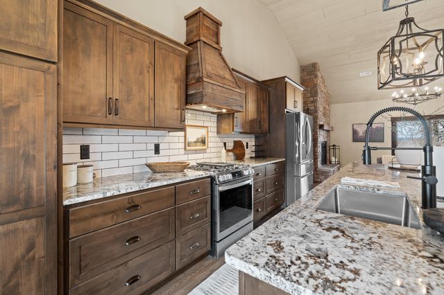 365 Green Cypress Lane, Shell Knob, MO 65747