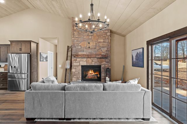 365 Green Cypress Lane, Shell Knob, MO 65747