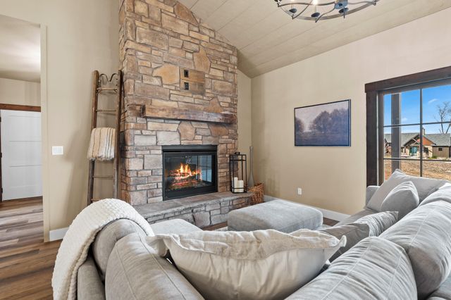 365 Green Cypress Lane, Shell Knob, MO 65747