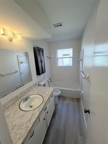 2220 Ripple Creek Drive, Rosenberg, TX 77471