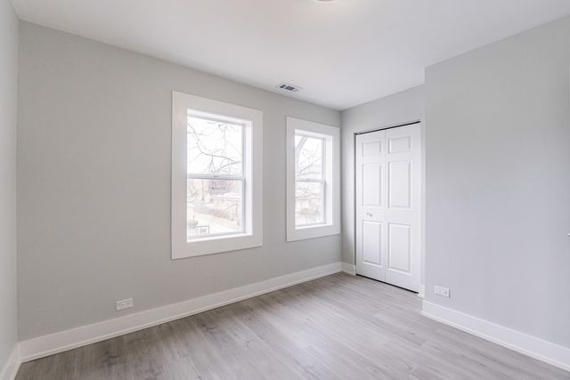 1121 E 82nd Place, Chicago, IL 60619