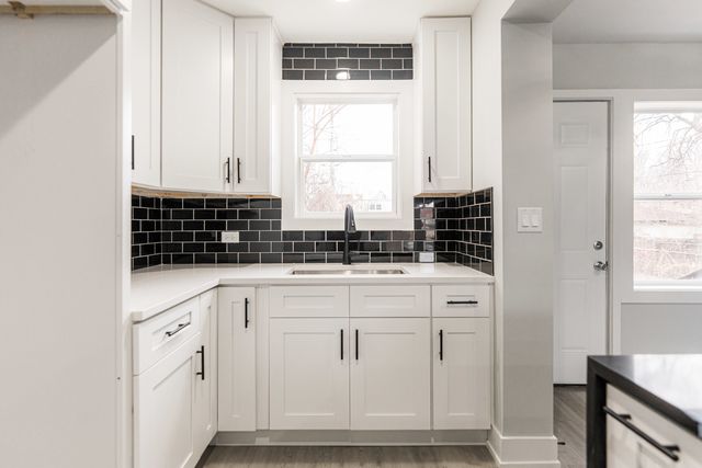 1121 E 82nd Place, Chicago, IL 60619