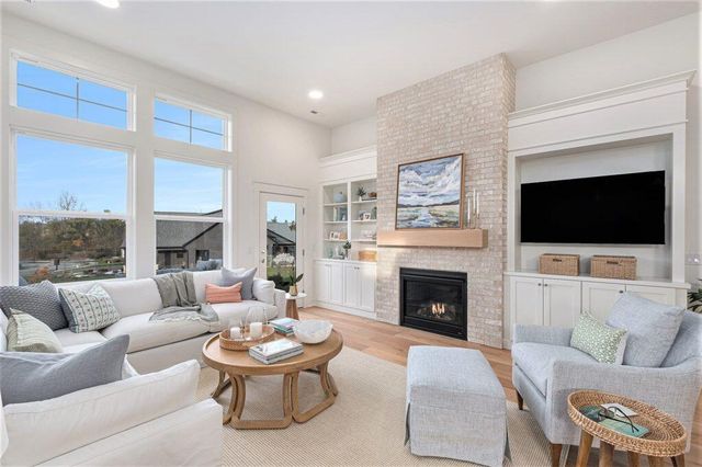 4715 Knapp Bluff Drive, Grand Rapids, MI 49525