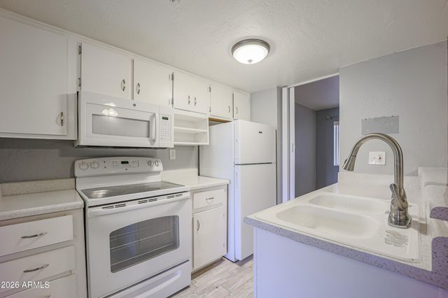 12123 W BELL Road 103, Surprise, AZ 85378