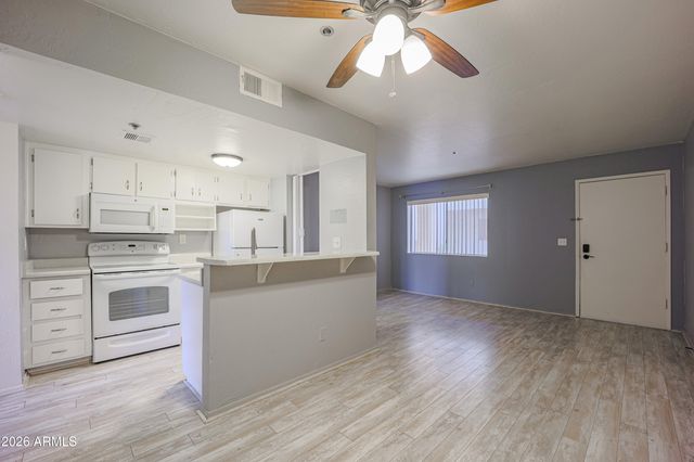 12123 W BELL Road 103, Surprise, AZ 85378