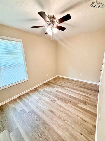 1670 HAWES AVENUE, Wichita Falls, TX 76301