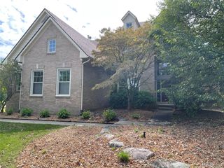 45856 Bristol Circle, Novi, MI 48377