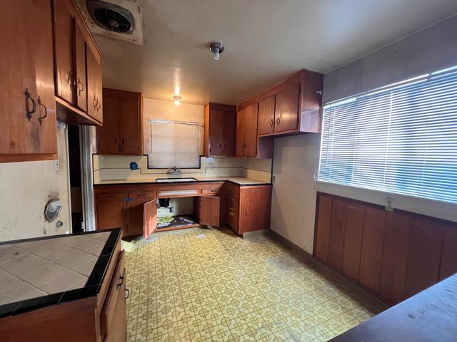 5250 Emerson Rd, Sacramento, CA 95820