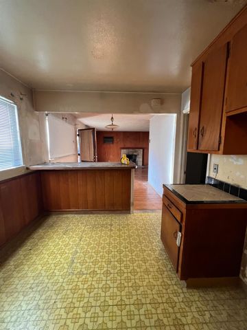 5250 Emerson Rd, Sacramento, CA 95820