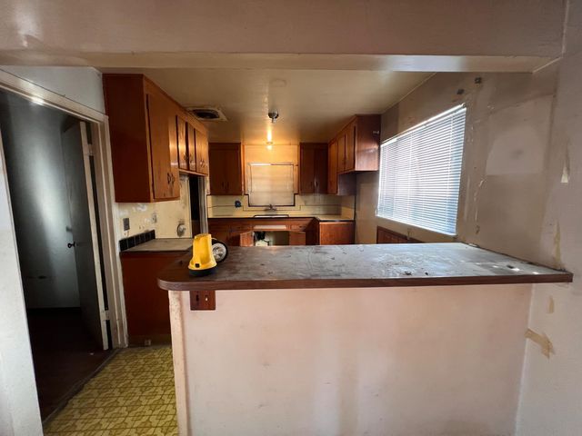 5250 Emerson Rd, Sacramento, CA 95820