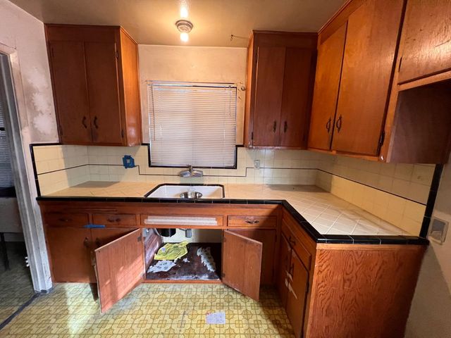 5250 Emerson Rd, Sacramento, CA 95820