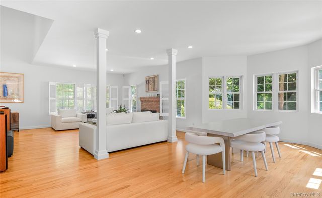 20 Spinnaker Way, Southampton, NY 11968