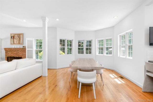 20 Spinnaker Way, Southampton, NY 11968