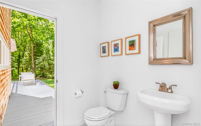 20 Spinnaker Way, Southampton, NY 11968