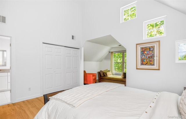 20 Spinnaker Way, Southampton, NY 11968