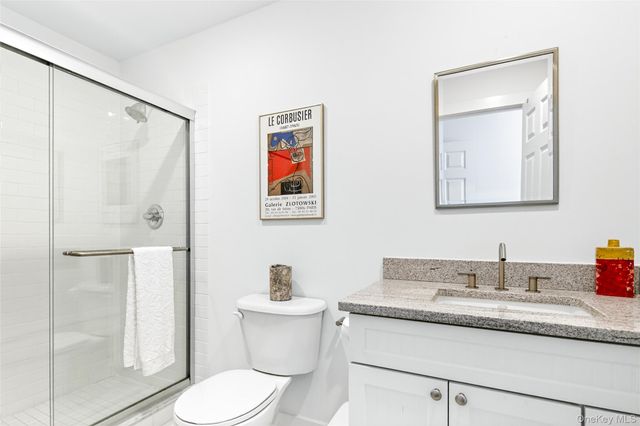 20 Spinnaker Way, Southampton, NY 11968