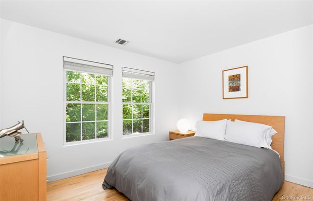 20 Spinnaker Way, Southampton, NY 11968