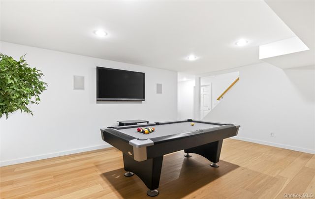 20 Spinnaker Way, Southampton, NY 11968
