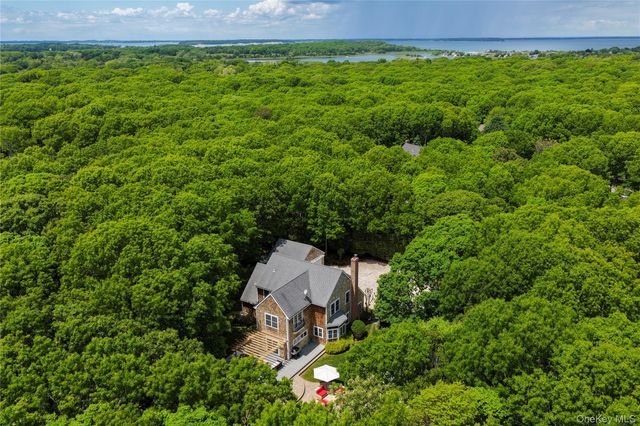 20 Spinnaker Way, Southampton, NY 11968
