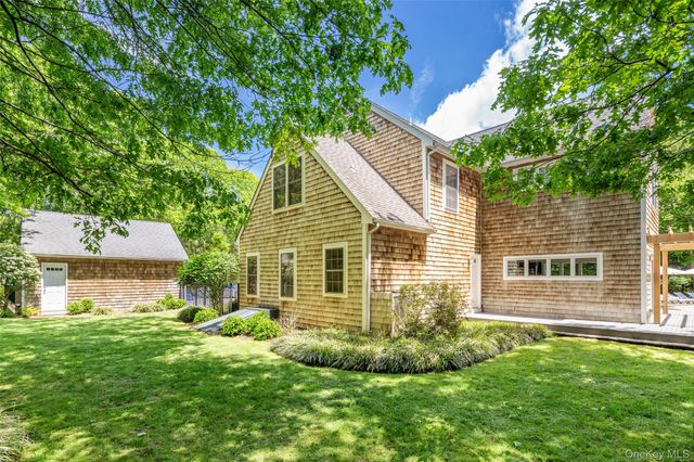 20 Spinnaker Way, Southampton, NY 11968