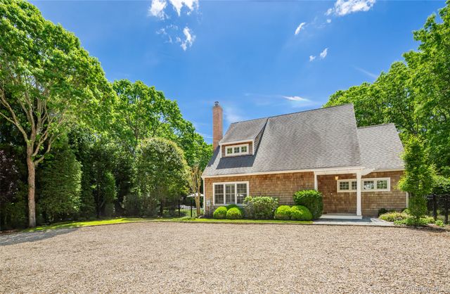 20 Spinnaker Way, Southampton, NY 11968