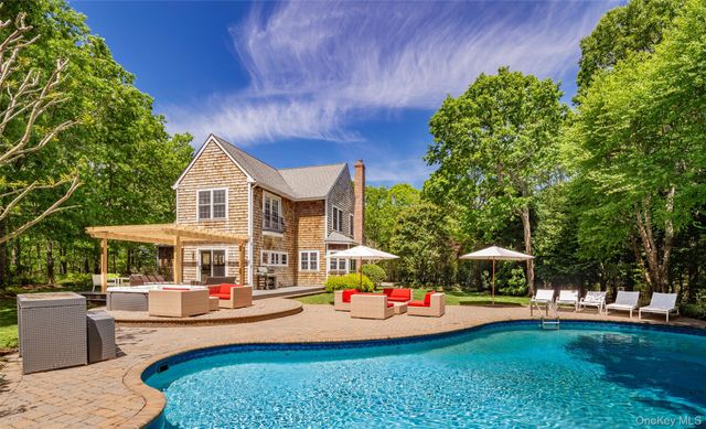20 Spinnaker Way, Southampton, NY 11968