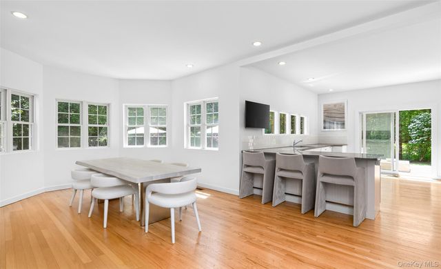 20 Spinnaker Way, Southampton, NY 11968