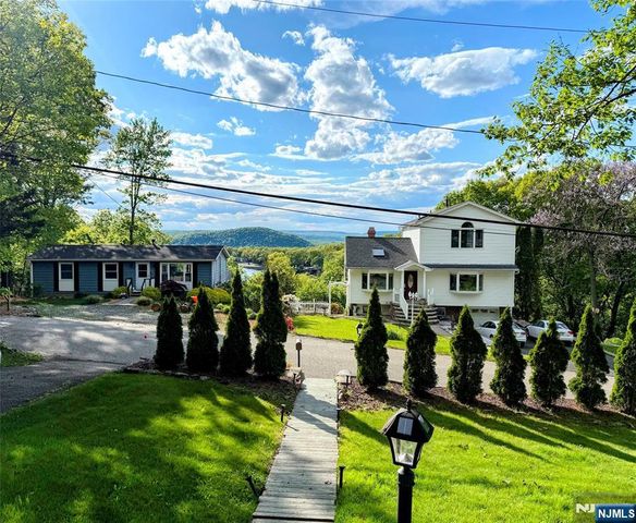 43 Bellot Road, Ringwood, NJ 07456