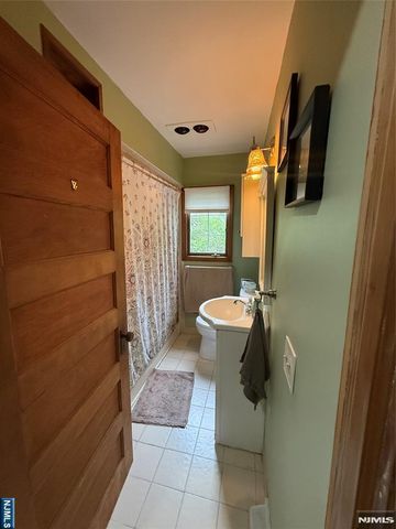 43 Bellot Road, Ringwood, NJ 07456