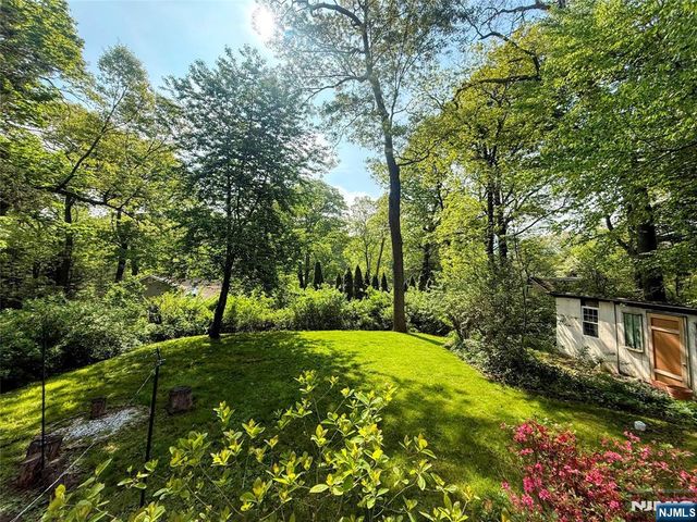43 Bellot Road, Ringwood, NJ 07456