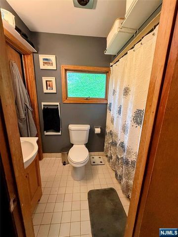 43 Bellot Road, Ringwood, NJ 07456