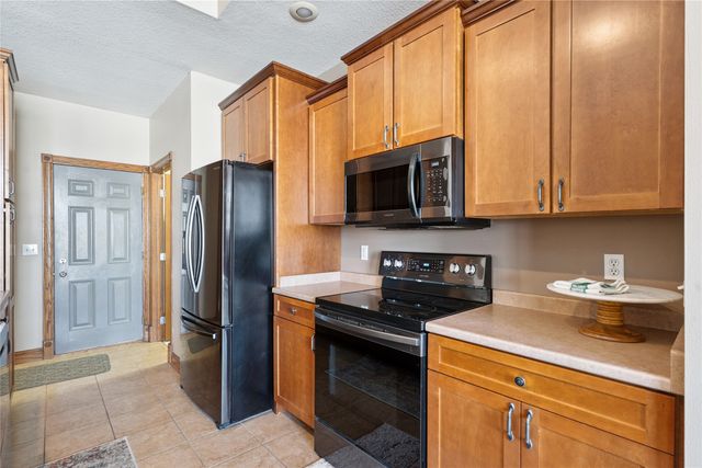 6980 Cody Drive 3, West Des Moines, IA 50266