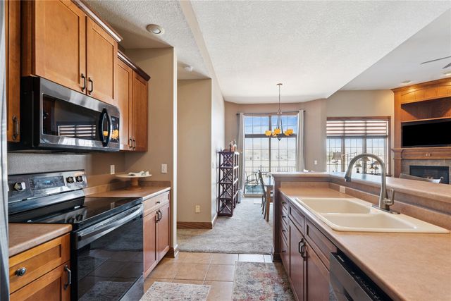 6980 Cody Drive 3, West Des Moines, IA 50266