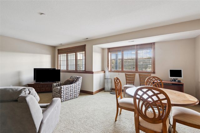 6980 Cody Drive 3, West Des Moines, IA 50266