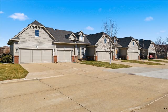 6980 Cody Drive 3, West Des Moines, IA 50266