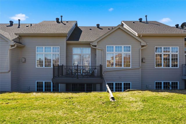 6980 Cody Drive 3, West Des Moines, IA 50266