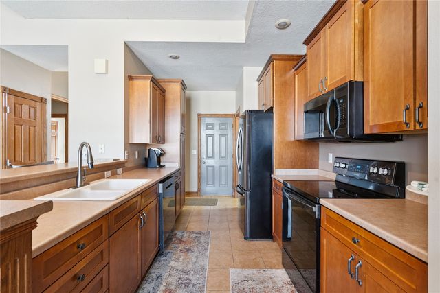 6980 Cody Drive 3, West Des Moines, IA 50266