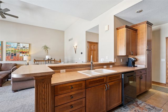 6980 Cody Drive 3, West Des Moines, IA 50266
