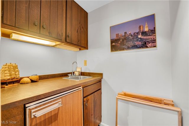 18162 Fawn Circle, Strongsville, OH 44136