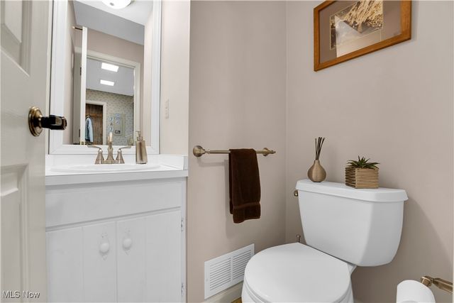 18162 Fawn Circle, Strongsville, OH 44136