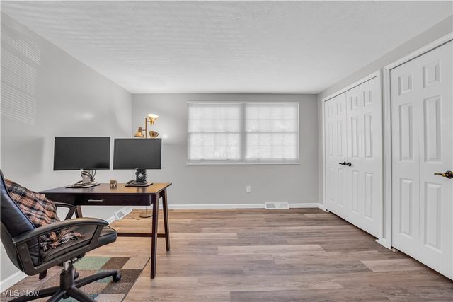 18162 Fawn Circle, Strongsville, OH 44136