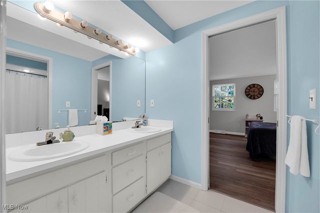 18162 Fawn Circle, Strongsville, OH 44136