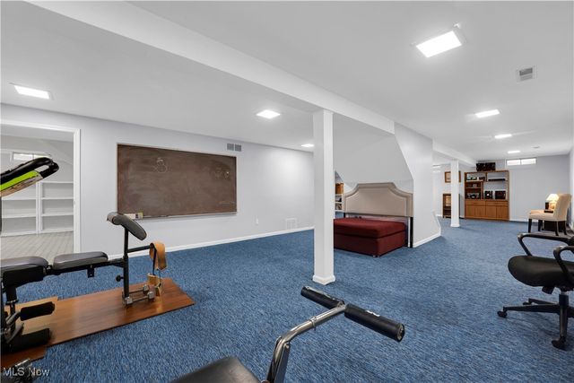 18162 Fawn Circle, Strongsville, OH 44136