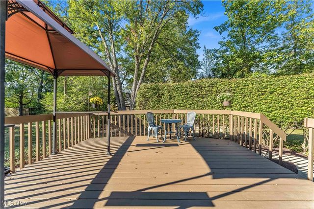 18162 Fawn Circle, Strongsville, OH 44136