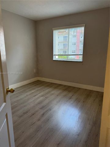 8360 NW 10th St 9C, Miami, FL 33126