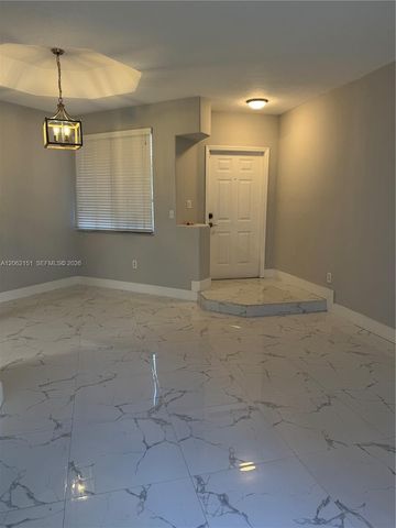 8360 NW 10th St 9C, Miami, FL 33126