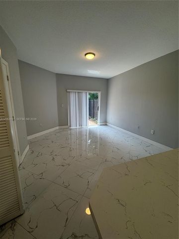 8360 NW 10th St 9C, Miami, FL 33126