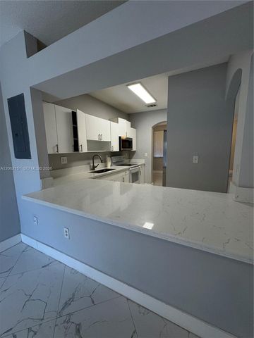 8360 NW 10th St 9C, Miami, FL 33126