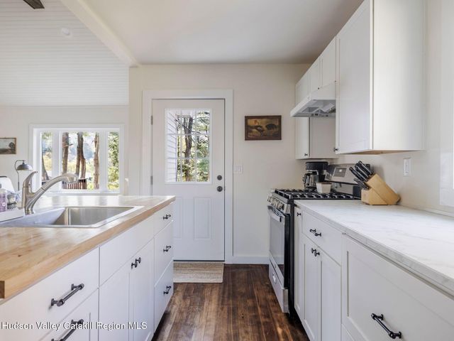 7 Karlstadt Road, Windham, NY 12496