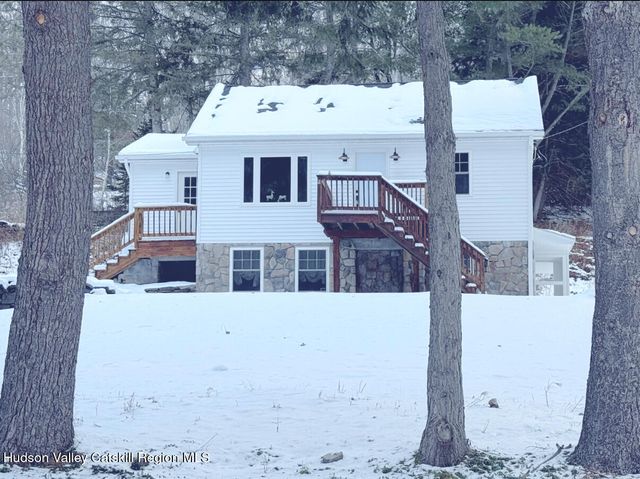 7 Karlstadt Road, Windham, NY 12496